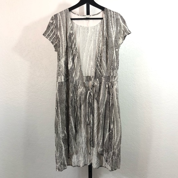 Banana Republic Tops - Banana Republic-B & W Coverup/Wrap-M Banana Republic Tops - Banana Republic-B & W Coverup/Wrap-M